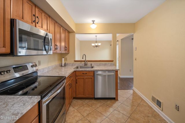 2 Carriage Road, Clifton Park, NY 12065