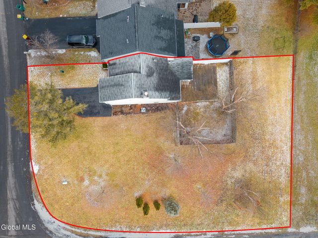 2 Carriage Road, Clifton Park, NY 12065