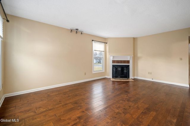 2 Carriage Road, Clifton Park, NY 12065