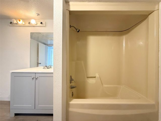 2822 S Bartell Drive 38, Houston, TX 77054