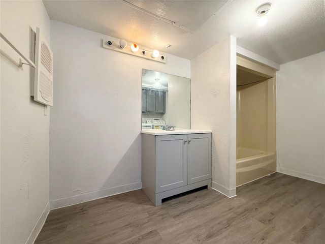 2822 S Bartell Drive 38, Houston, TX 77054