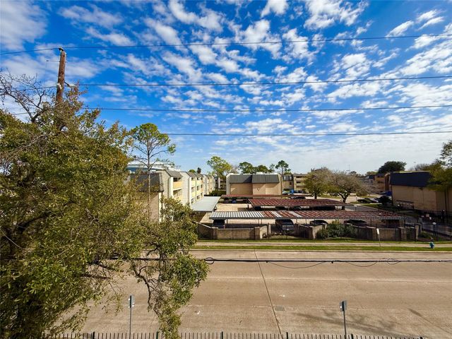 2822 S Bartell Drive 38, Houston, TX 77054