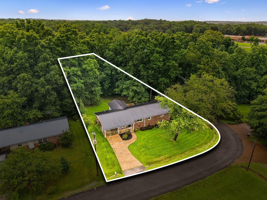 1416 Oakmont Circle, Centerville, TN 37033