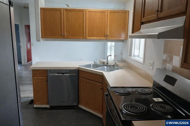 484 Bermuda Ln NE, Salem, OR 97301