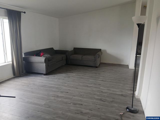 484 Bermuda Ln NE, Salem, OR 97301