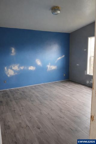 484 Bermuda Ln NE, Salem, OR 97301