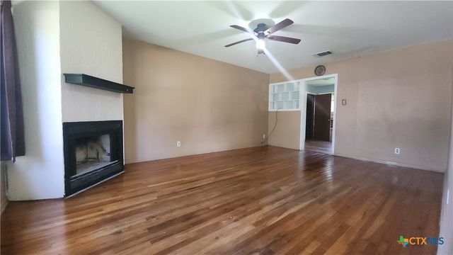 209 Diebel Drive, Victoria, TX 77905