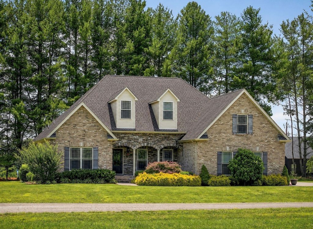 139 Chestnut Oak Ave, Smithville, TN 37166