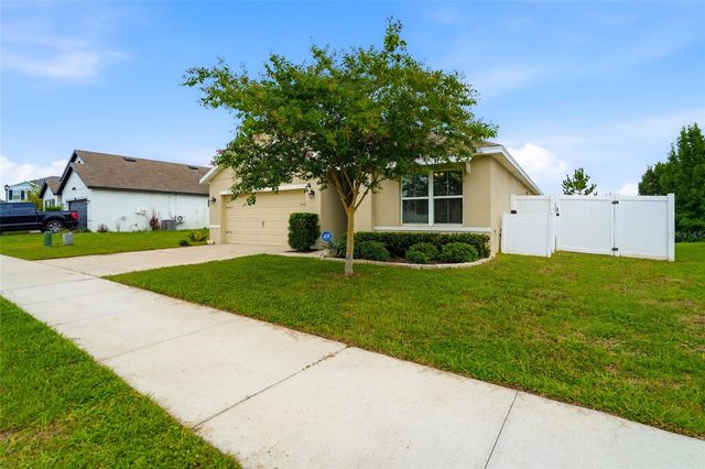 35803 HILLBROOK AVENUE, Zephyrhills, FL 33541