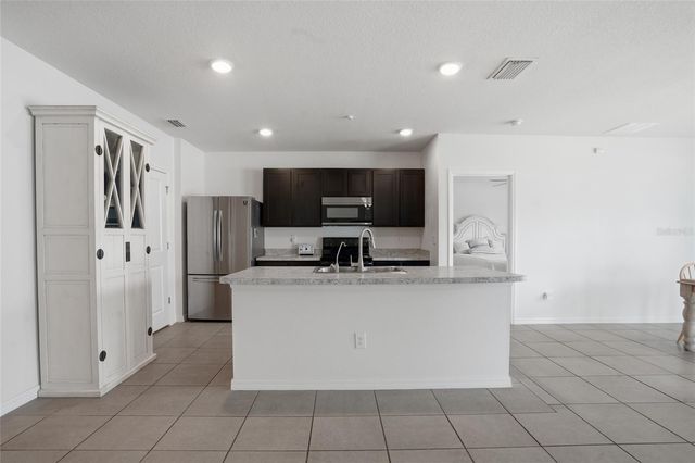 35803 HILLBROOK AVENUE, Zephyrhills, FL 33541