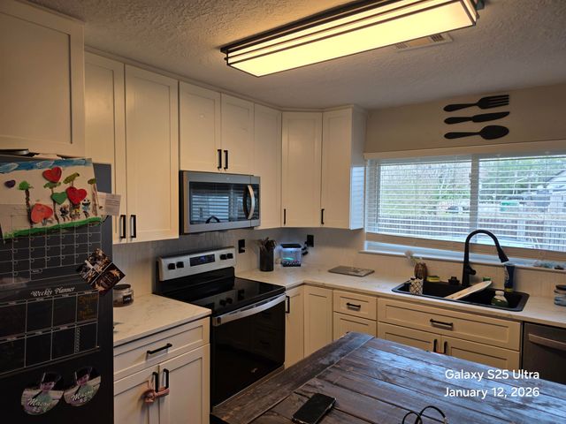 8185 4Th Street, Laurel Hill, FL 32567