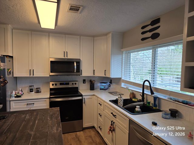 8185 4Th Street, Laurel Hill, FL 32567