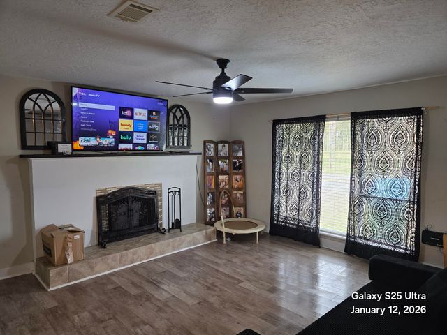 8185 4Th Street, Laurel Hill, FL 32567