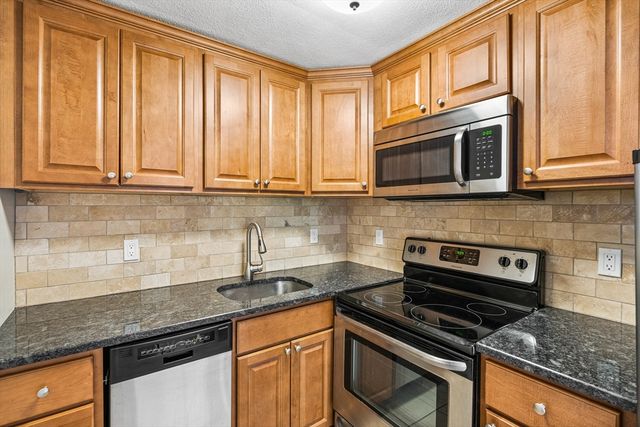 11 Ridge Rd 3, Lincoln, MA 01773