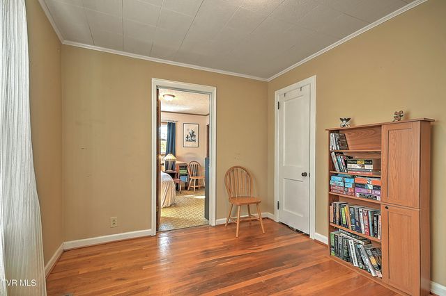 1011 Johnson Avenue, Johnson City, TN 37604
