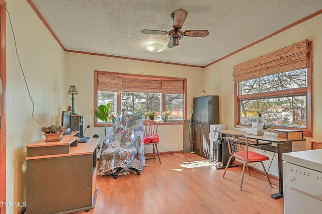 1011 Johnson Avenue, Johnson City, TN 37604