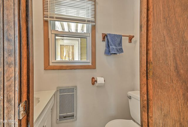1011 Johnson Avenue, Johnson City, TN 37604