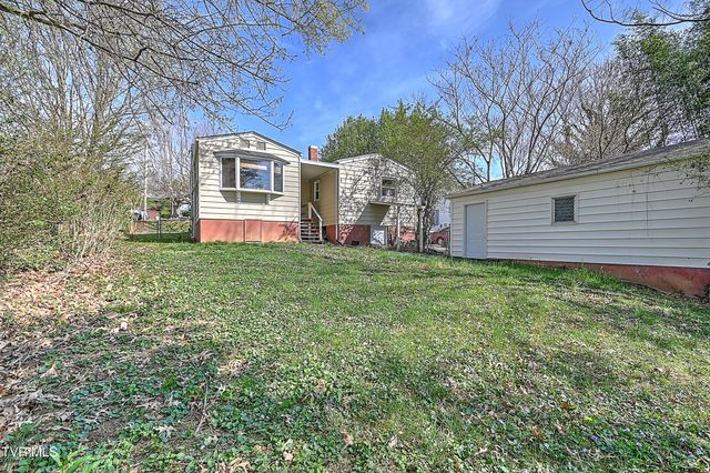 1011 Johnson Avenue, Johnson City, TN 37604