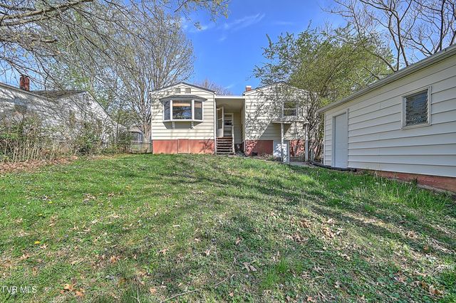 1011 Johnson Avenue, Johnson City, TN 37604