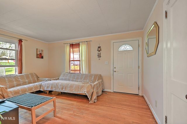 1011 Johnson Avenue, Johnson City, TN 37604