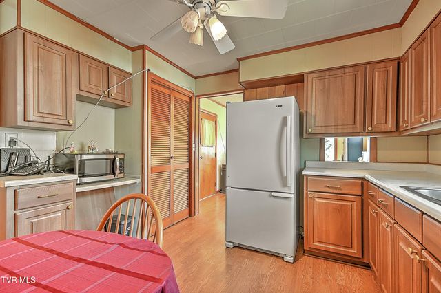 1011 Johnson Avenue, Johnson City, TN 37604