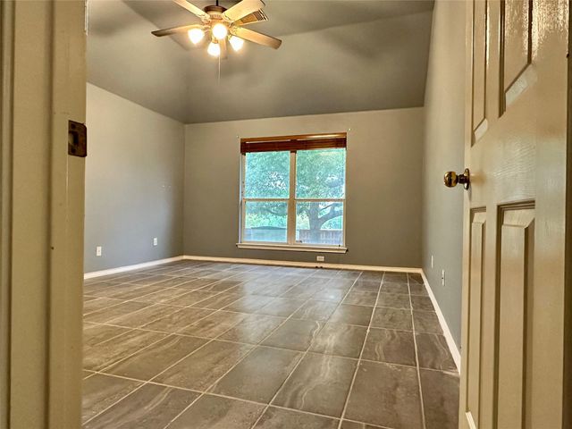 1800 BRIARTON N LN N, Round Rock, TX 78665