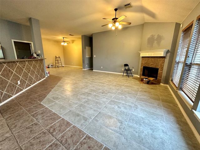 1800 BRIARTON N LN N, Round Rock, TX 78665