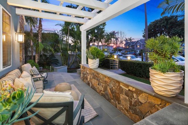 861 B Avenue, Coronado, CA 92118