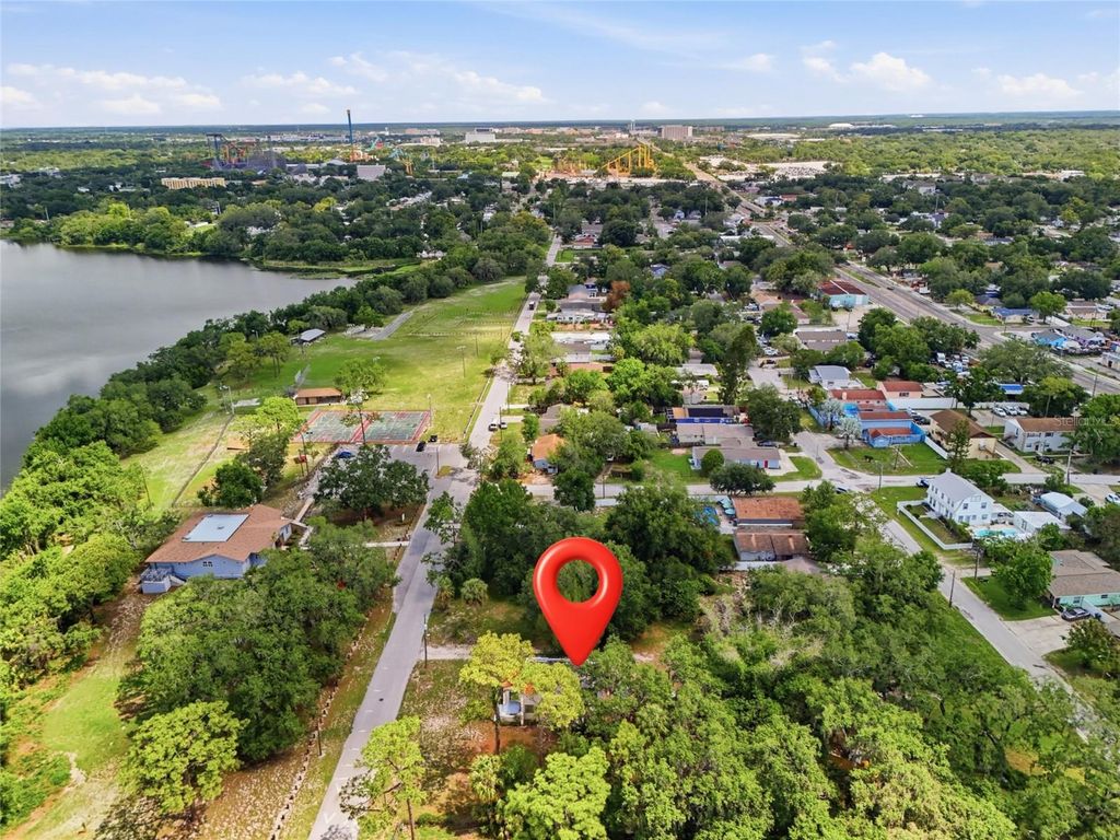 Image 31 of property listing at 8115 N 37TH STREET, Tampa, FL 33604