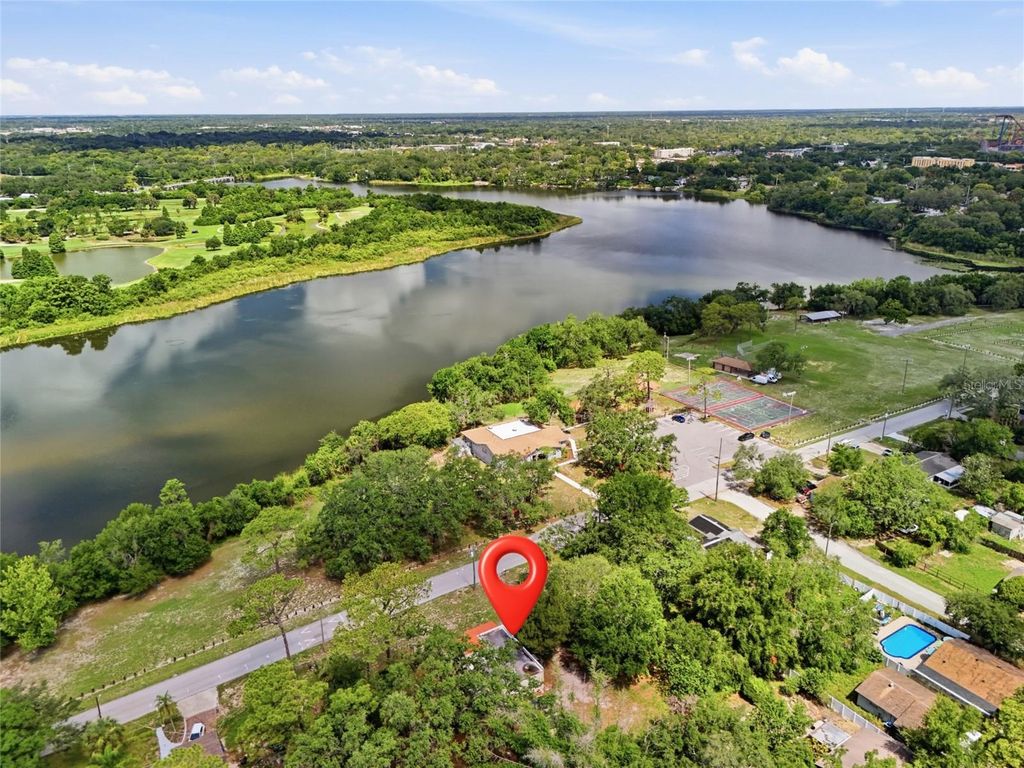 Image 32 of property listing at 8115 N 37TH STREET, Tampa, FL 33604