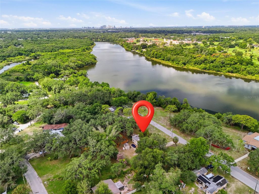 Image 33 of property listing at 8115 N 37TH STREET, Tampa, FL 33604