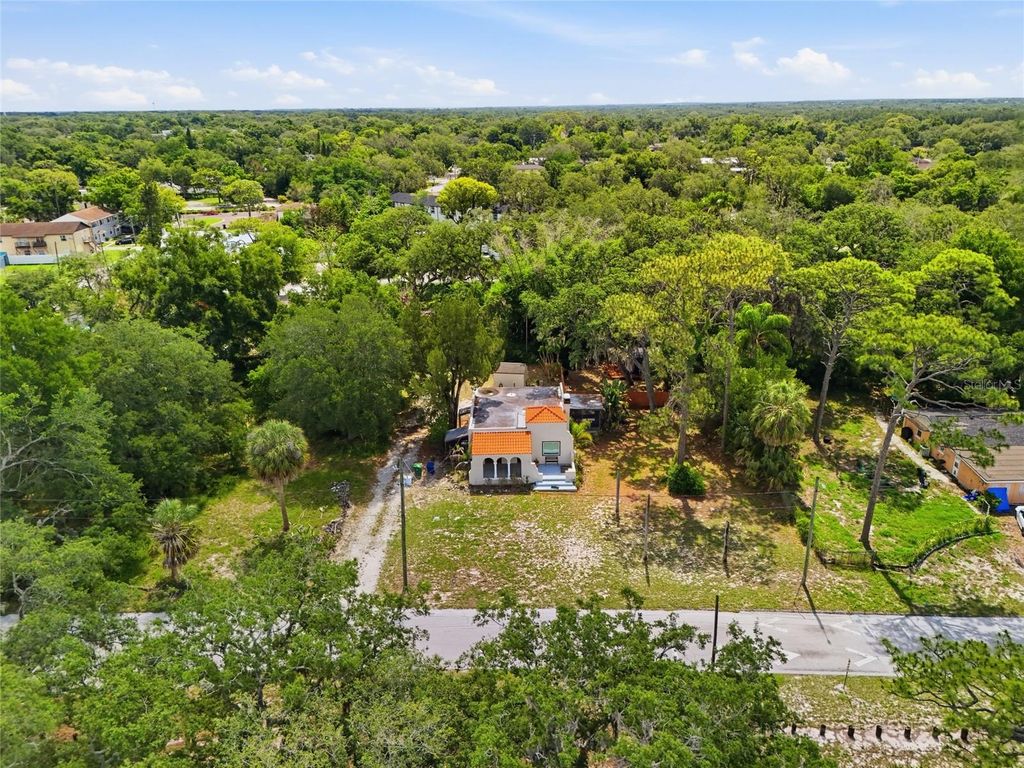 Image 35 of property listing at 8115 N 37TH STREET, Tampa, FL 33604