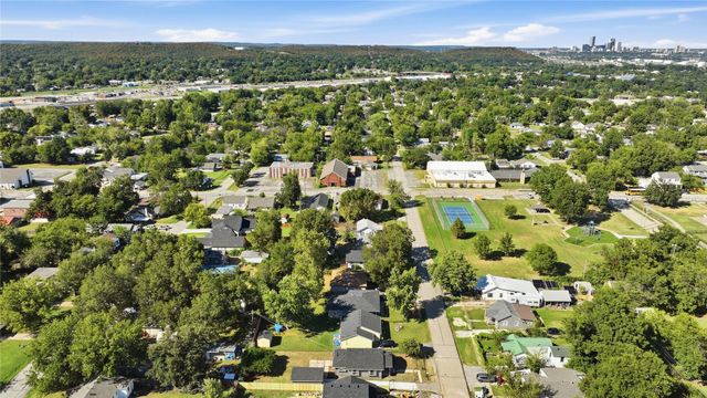 4836 S 29th West Avenue, Tulsa, OK 74107