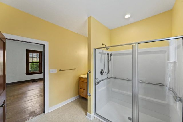 29 Locust STREET, Oconomowoc, WI 53066