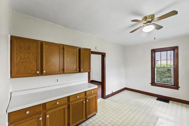 29 Locust STREET, Oconomowoc, WI 53066