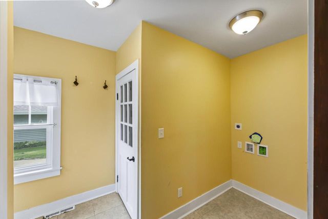 29 Locust STREET, Oconomowoc, WI 53066