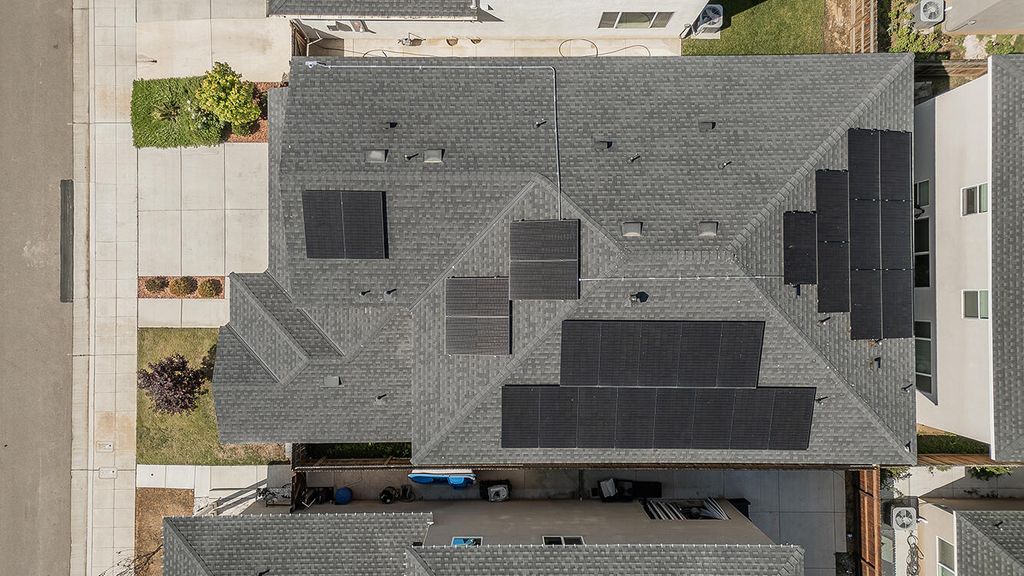 Image 2 of property listing at 2844 N Vahe Avenue, Fresno, CA 93737