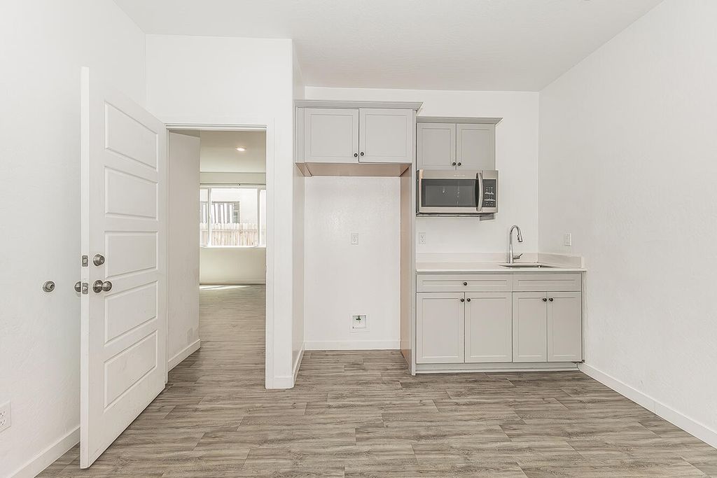 Image 23 of property listing at 2844 N Vahe Avenue, Fresno, CA 93737