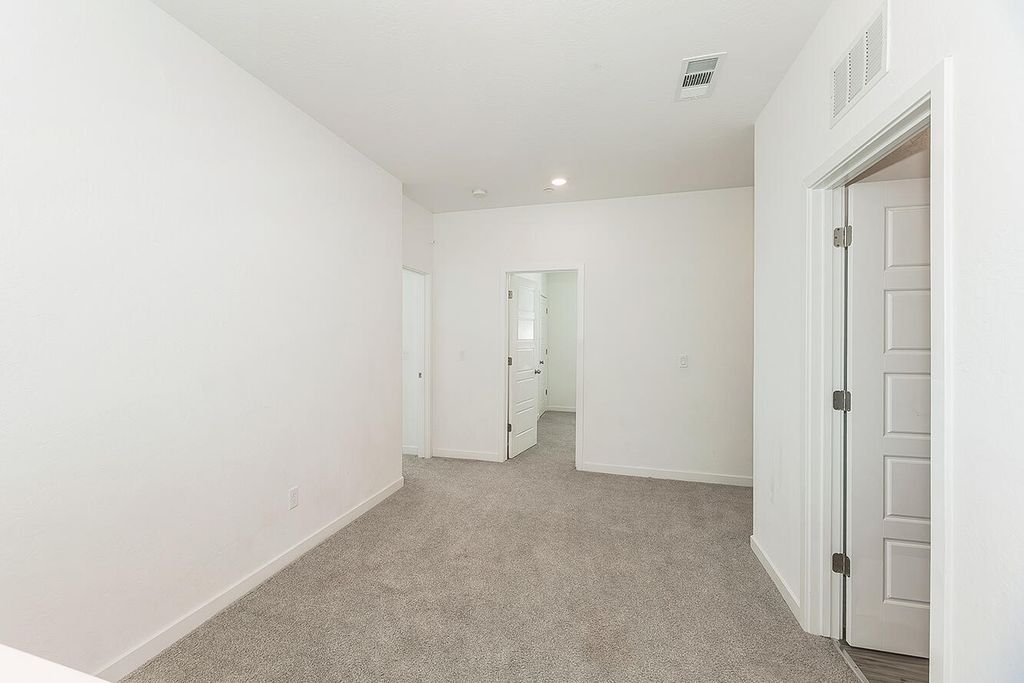 Image 30 of property listing at 2844 N Vahe Avenue, Fresno, CA 93737