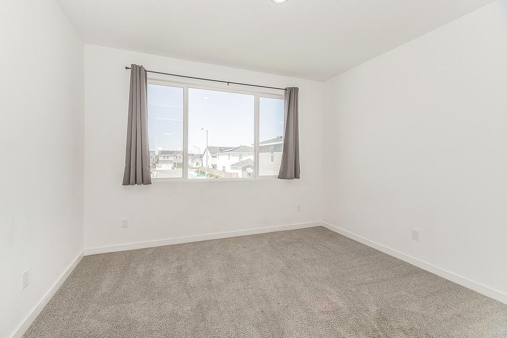 Image 35 of property listing at 2844 N Vahe Avenue, Fresno, CA 93737