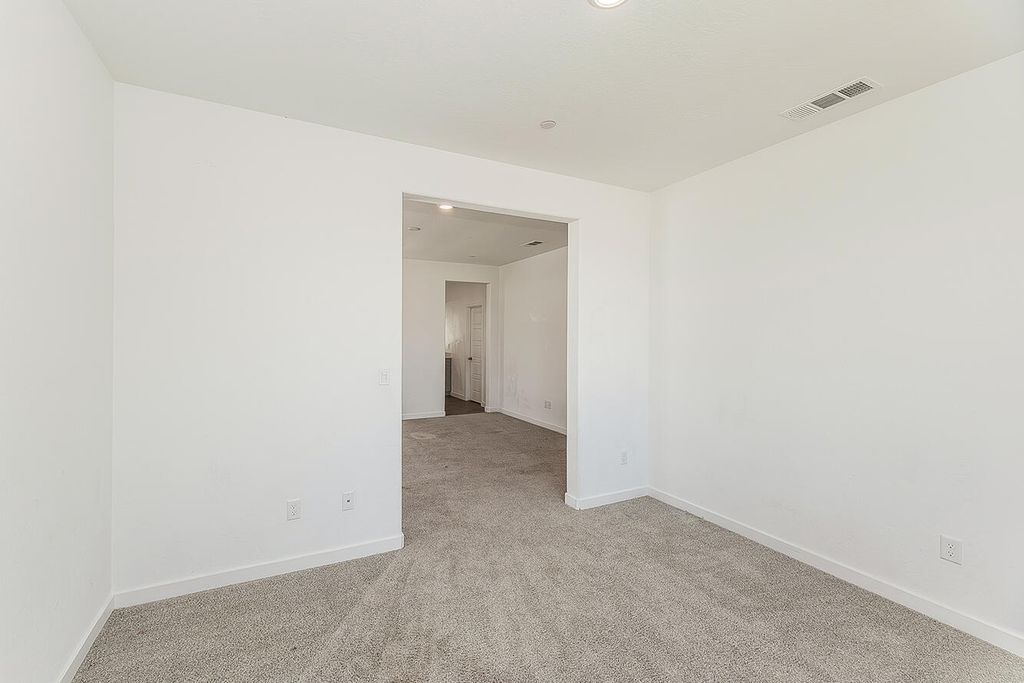 Image 37 of property listing at 2844 N Vahe Avenue, Fresno, CA 93737