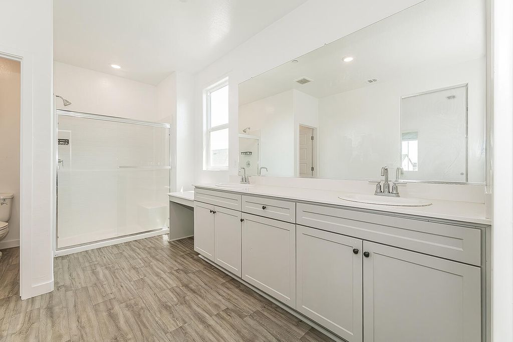 Image 38 of property listing at 2844 N Vahe Avenue, Fresno, CA 93737