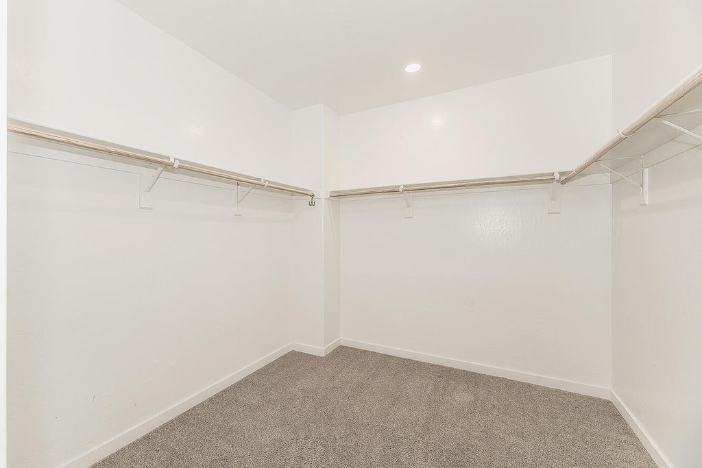 Image 41 of property listing at 2844 N Vahe Avenue, Fresno, CA 93737