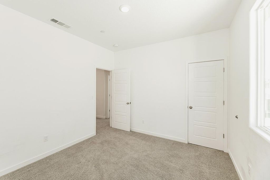 Image 49 of property listing at 2844 N Vahe Avenue, Fresno, CA 93737