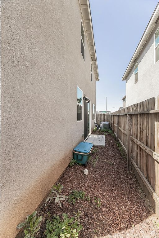 Image 56 of property listing at 2844 N Vahe Avenue, Fresno, CA 93737