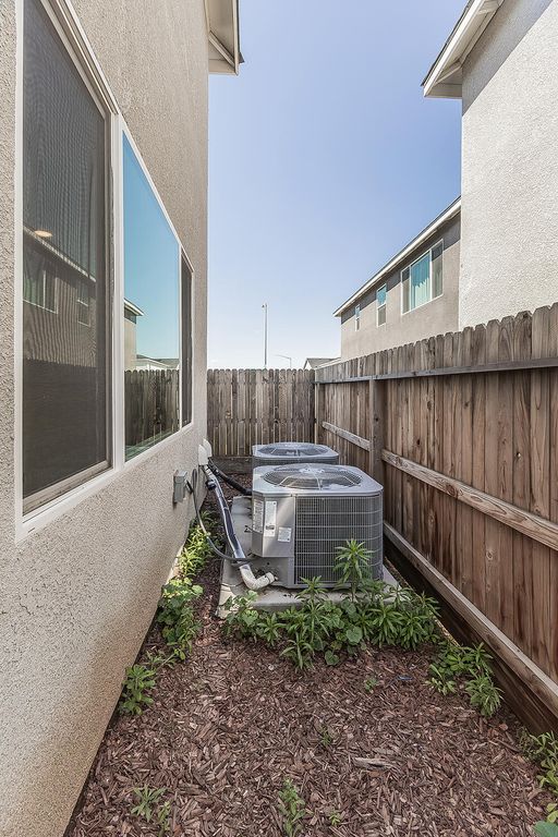 Image 57 of property listing at 2844 N Vahe Avenue, Fresno, CA 93737