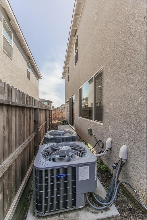 Image 58 of property listing at 2844 N Vahe Avenue, Fresno, CA 93737
