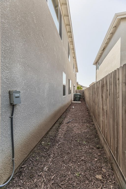 Image 60 of property listing at 2844 N Vahe Avenue, Fresno, CA 93737