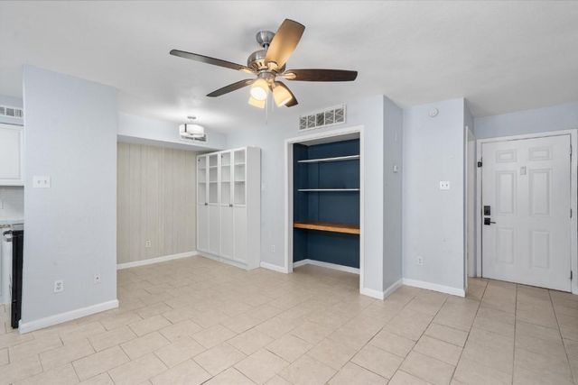 1840 Burton DR 131, Austin, TX 78741