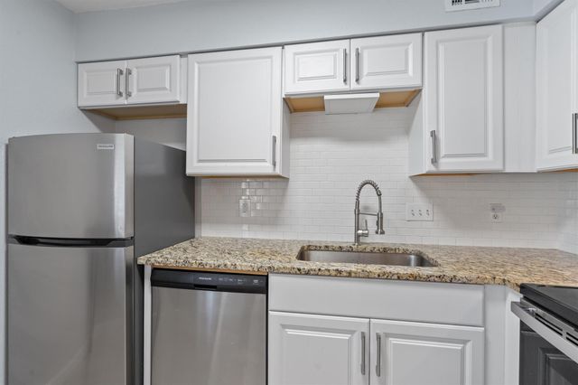 1840 Burton DR 131, Austin, TX 78741